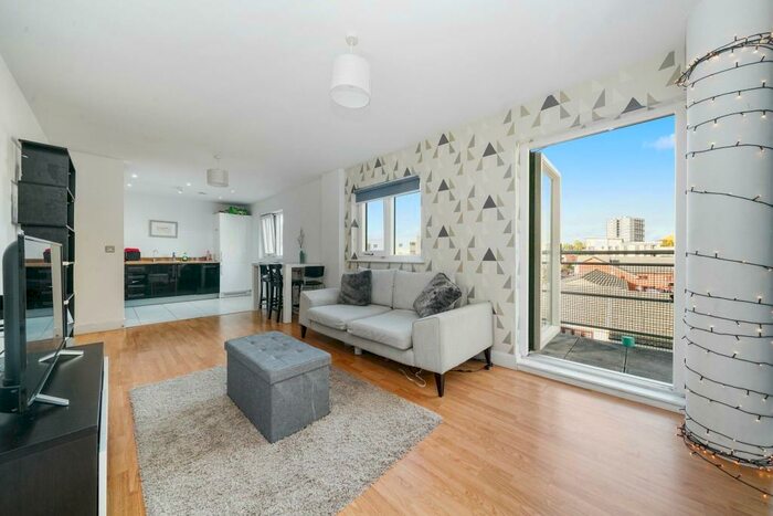 2 Bedroom Flat To Rent In Reculver Road, London, SE16