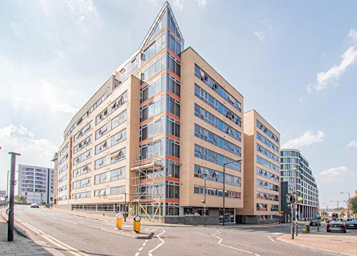 1 Bedroom Flat To Rent In Roxborough Heights, Headstone Road, HA1