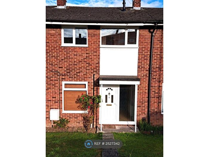 3 Bedroom Terraced House To Rent In Longcroft Close, Basingstoke, RG21