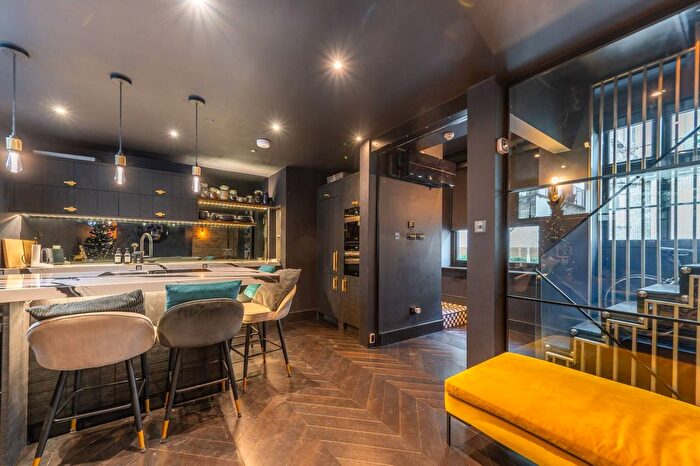 3 Bedroom Mews For Sale In Chilworth Mews, Lancaster Gate, London, W2