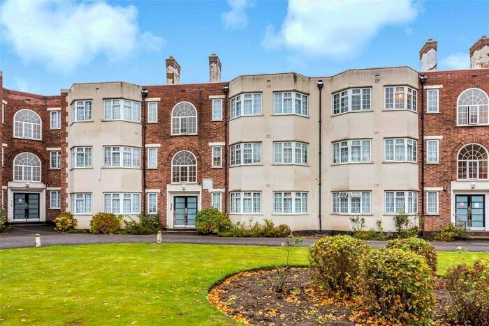 2 Bedroom Flat To Rent In Barons Court, Kingsbury, London, NW9
