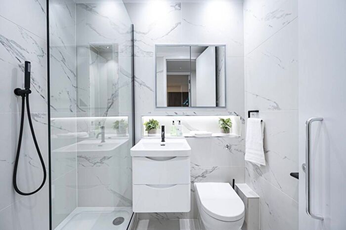 1 Bedroom Flat To Rent In City Road, Old Street, London, EC1V