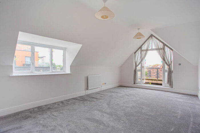 2 Bedroom Apartment To Rent In Steadfast Road, Kingston, KT1