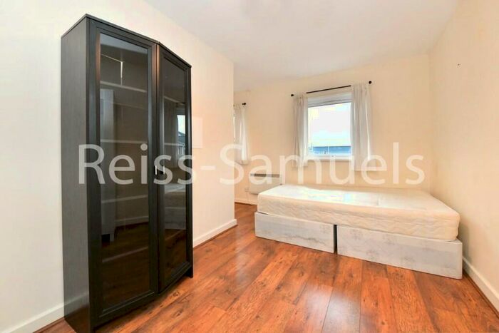 5 Bedroom Town House To Rent In Cyclops Mews, London, E14