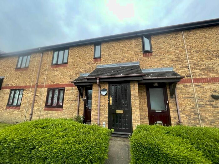 1 Bedroom Flat To Rent In Chinook, Highwoods, Colchester, CO4