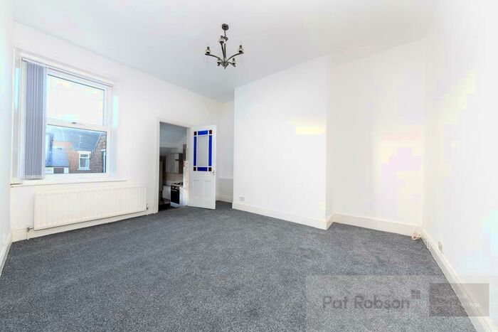 2 Bedroom Maisonette To Rent In Simonside Terrace, Heaton, NE6