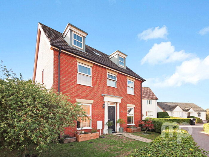 6 Bedroom Detached House For Sale In Lime Tree Avenue, Exceptionally Versatile Multi-functional Family Home, Long Stratton, NR15