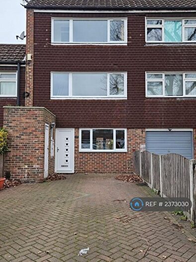 4 Bedroom Terraced House To Rent In Ashurst Drive, Ilford, IG6