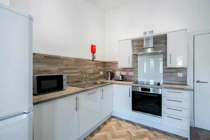 2 Bedroom Flat To Rent In Dumbarton Road, Partick, Glasgow, G11