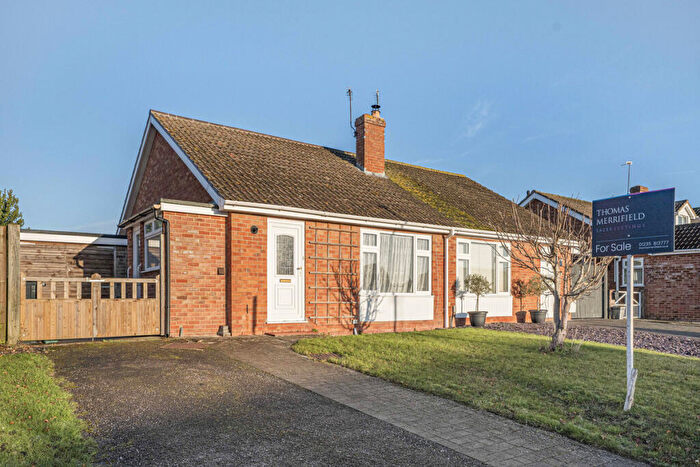 2 Bedroom Semi-Detached Bungalow For Sale In Green Close, Didcot, OX11