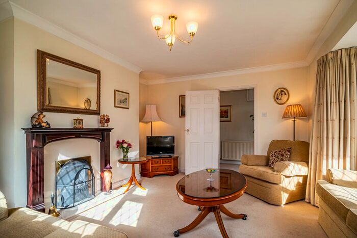 2 Bedroom Bungalow For Sale In Wallingford Road, Goring On Thames, RG8