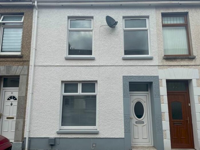 3 Bedroom Property To Rent In Stafford Street, Llanelli, SA15