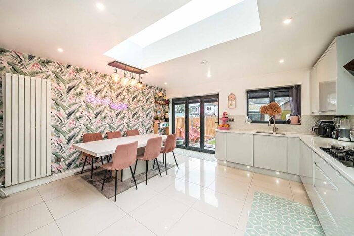 5 Bedroom Property For Sale In Eldertree Way, Mitcham, CR4