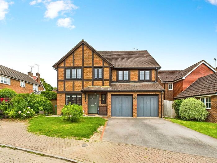 5 Bedroom Detached House For Sale In Quarterbrass Farm Road, Horsham, RH12