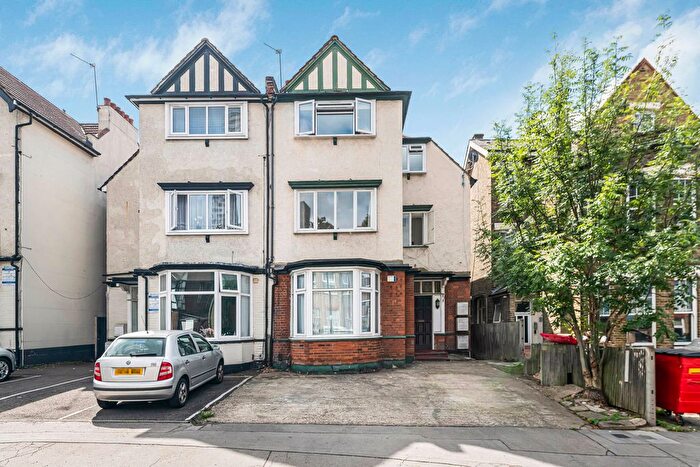 2 Bedroom Flat For Sale In Friends Road, Croydon, CR0