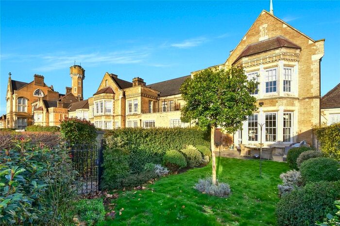 2 Bedroom End Of Terrace House To Rent In East Wing, Chapel Drive, The Residence, Dartford Kent DA2