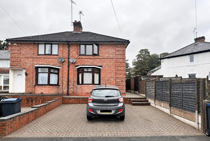 2 Bedroom Semi-detached House For Sale In Rodbourne Road, Birmingham, B17