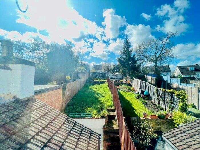 2 Bedroom Terraced House To Rent In Borough Hill, CR0