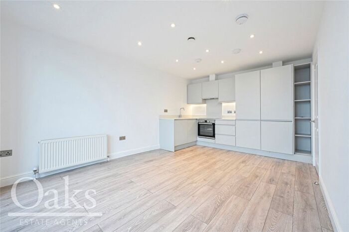 2 Bedroom Flat To Rent In Portland Road, London, SE25