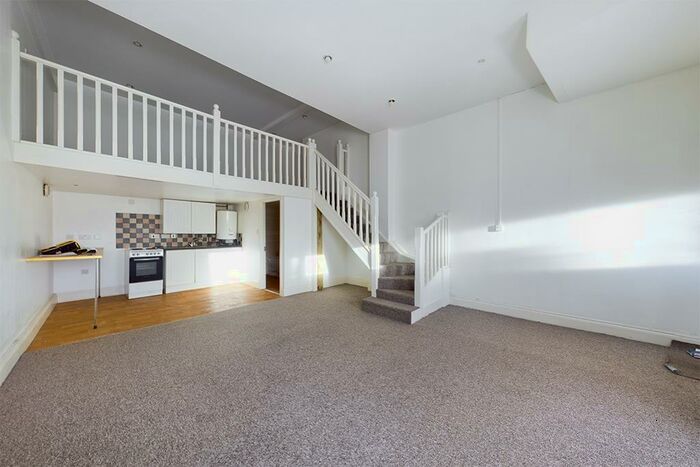 Apartment To Rent In Millbrook Road West - Mezzanine Level, SO15