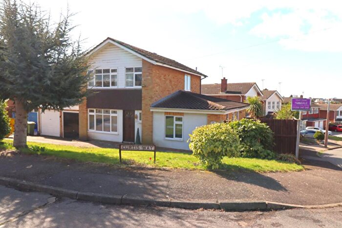 4 Bedroom Detached House For Sale In Upper Lambricks, Rayleigh, SS6
