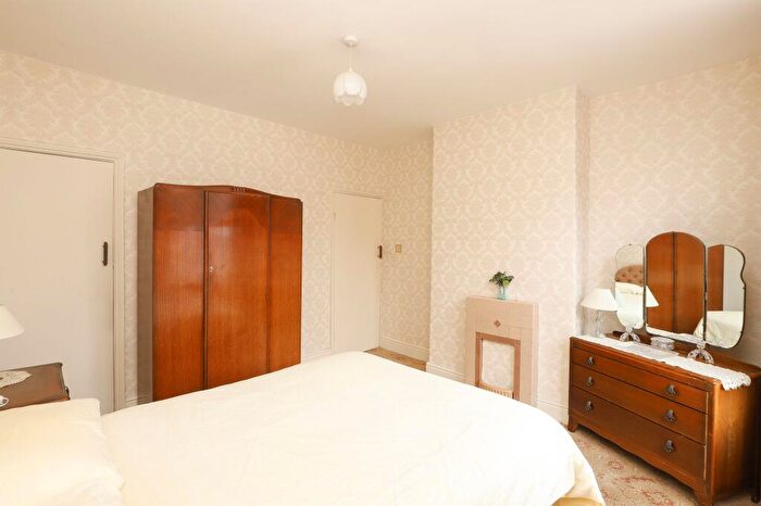 3 Bedroom Terraced House For Sale In South View Road, Sheffield, S7