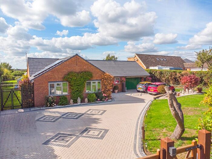 3 Bedroom Detached Bungalow For Sale In Hill Close, Wingfield, LU7
