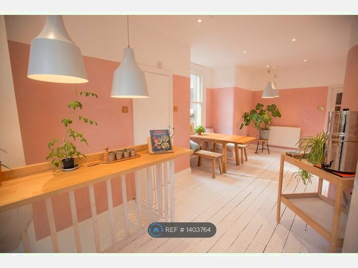 2 Bedroom Flat To Rent In Murchison Road, London, E10