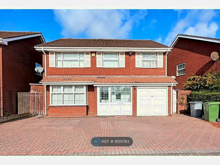 5 Bedroom Detached House To Rent In Farnborough Drive, Solihull, B90