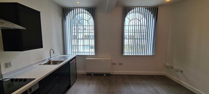 1 Bedroom Apartment To Rent In - High Street, SO14