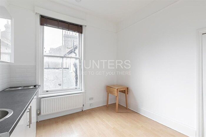 Studio To Rent In Lyncroft House, London, NW6