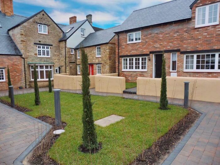 2 Bedroom House To Rent In Oundle Road, Thrapston, Kettering, NN14