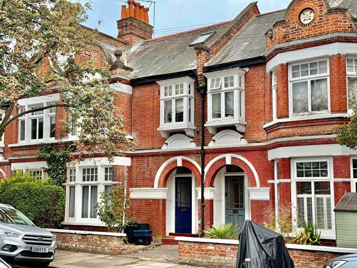 3 Bedroom Maisonette To Rent In Cowley Road, London, SW14