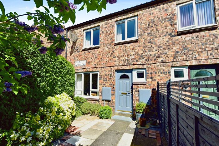 3 Bedroom End Terrace House For Sale In Raseby Avenue, Waterthorpe, Sheffield, South Yorkshire, S20