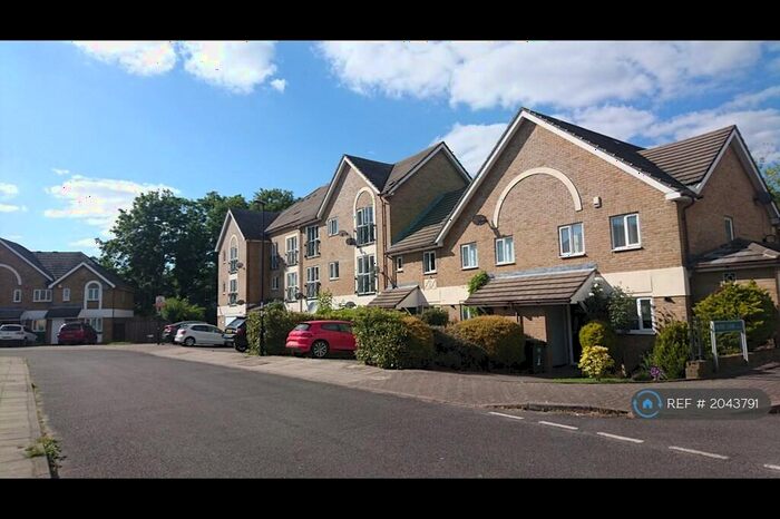 2 Bedroom Flat To Rent In Water Lane, London, SE14