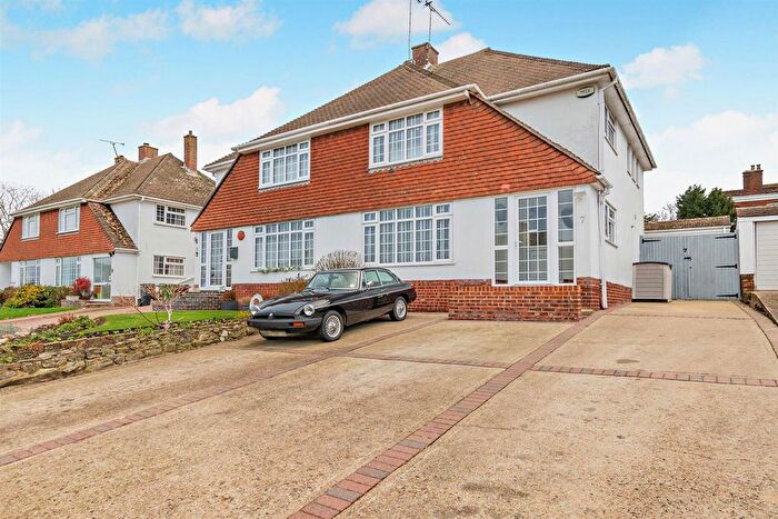 4 Bedroom Semi Detached House For Sale In Trellyn Close, Maidstone, ME16