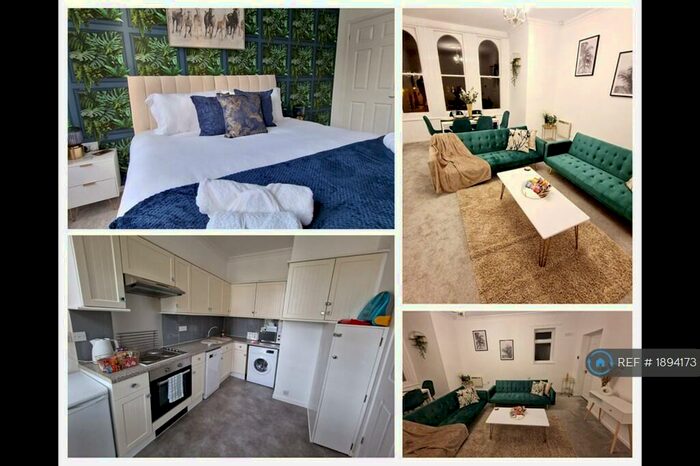 2 Bedroom Flat To Rent In Amberley, Newmarket, CB8