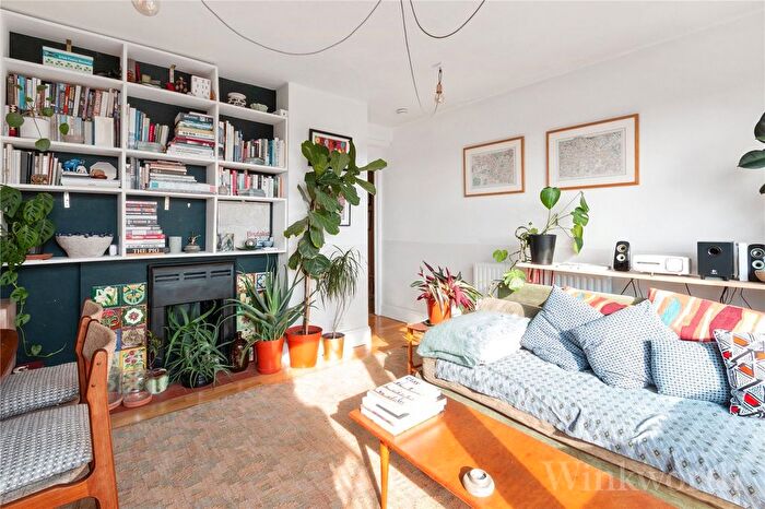 2 Bedroom Flat To Rent In Friary Estate, London, SE15