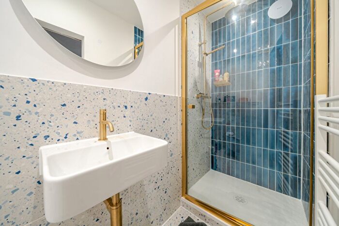 5 Bedroom Detached House To Rent In Greystones Drive, Reigate, RH2