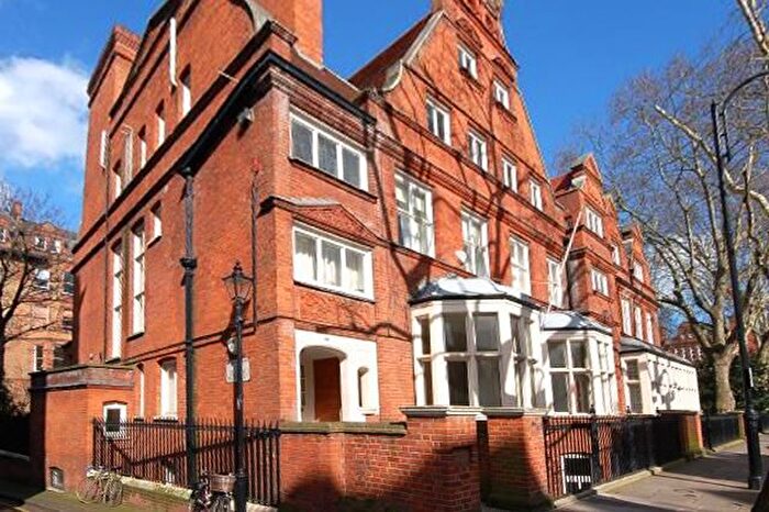 3 Bedroom Flat To Rent In Harrington Gardens, South Kensington, SW7