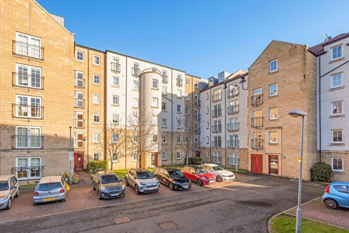 2 Bedroom Flat For Sale In / Giles Street, Edinburgh, EH6