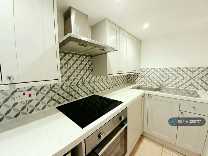 1 Bedroom Flat To Rent In Brookhill Road, London, SE18