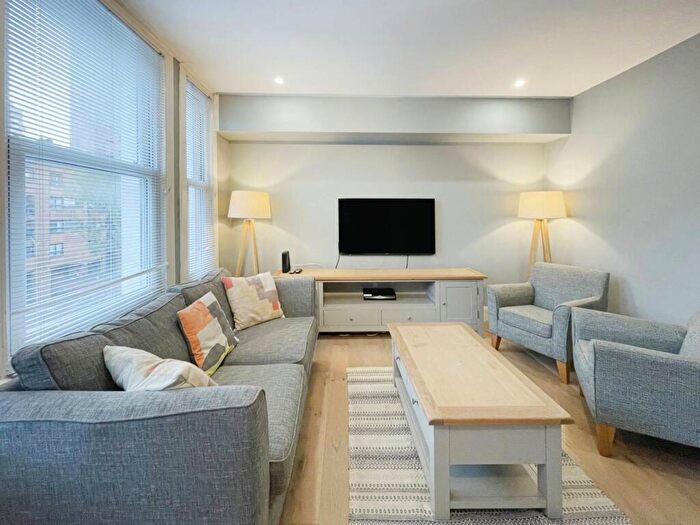 2 Bedroom Flat For Sale In Edith Grove, Chelsea, London, SW10