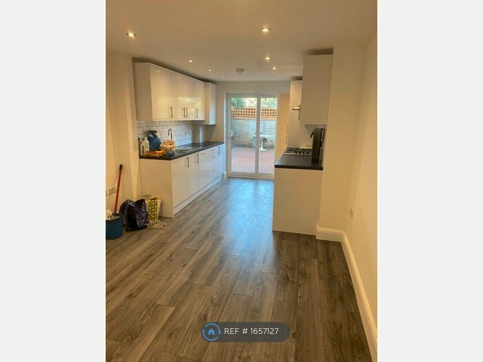 2 Bedroom Flat To Rent In Moray Road, London, N4