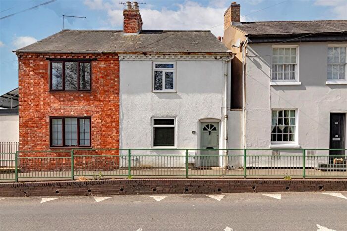 2 Bedroom Cottage For Sale In Oxford Street, Southam, CV47