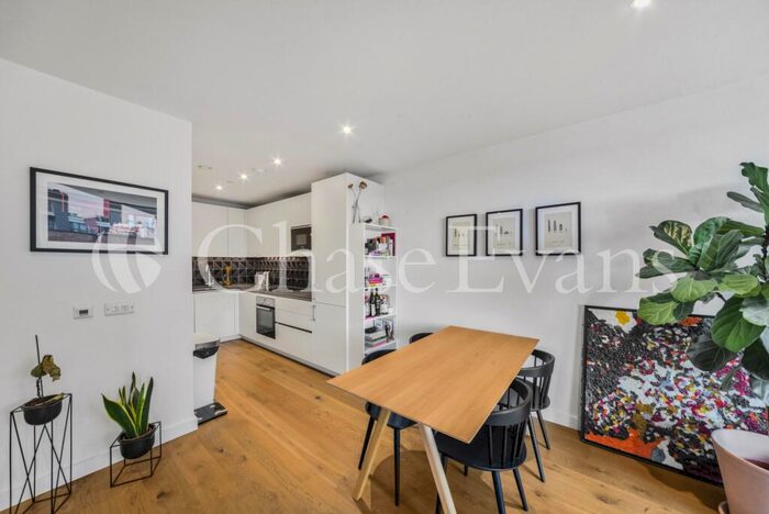 1 Bedroom Flat For Sale In Deacon Street, Elephant & Castle, London, SE17