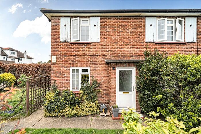 2 Bedroom Maisonette For Sale In Surbiton, KT5
