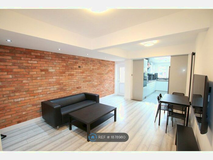 7 Bedroom Terraced House To Rent In Norris Road, Reading, RG6