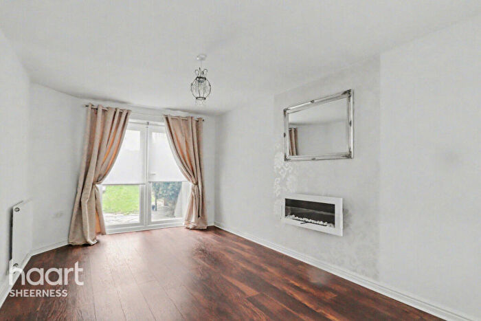 3 Bedroom Semi-Detached House For Sale In Brambles Close, Minster, ME12