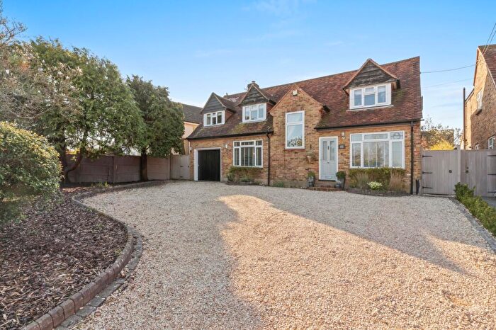 4 Bedroom Detached House For Sale In Village Road, Coleshill, HP7